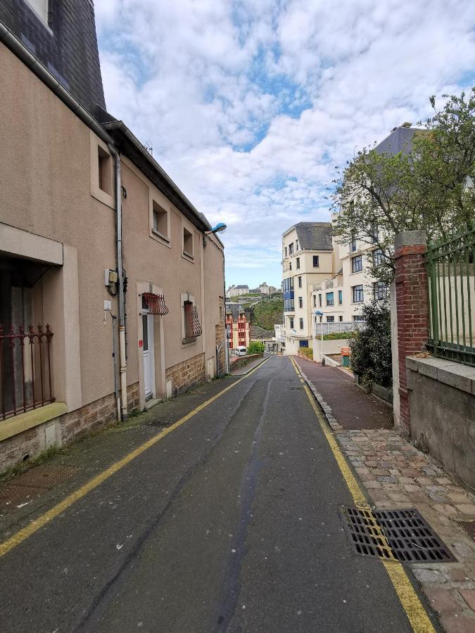Le Petit Michelet Apartment Granville Exterior photo
