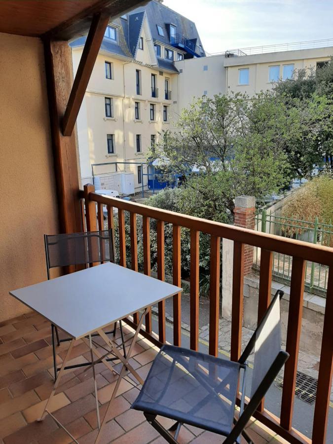 Le Petit Michelet Apartment Granville Exterior photo